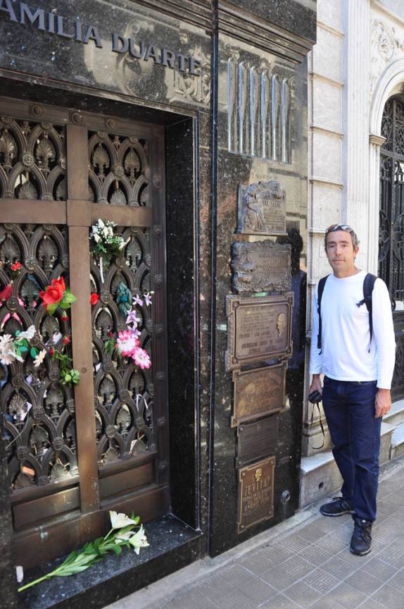 O mausoleu da família Duarte e de Evita, no Cemitério da Recoleta, em Buenos Aires, capital da Argentina